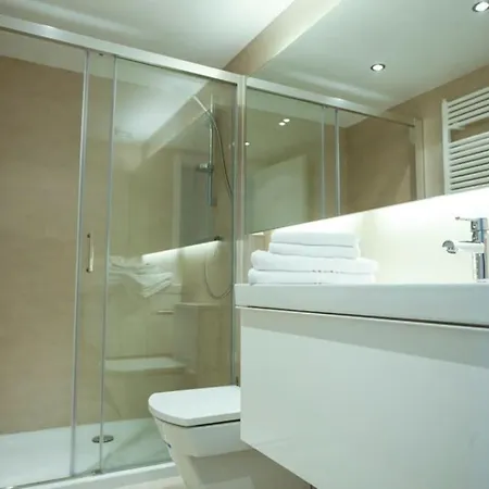 Belle View, Modern Apt With View Wifi.